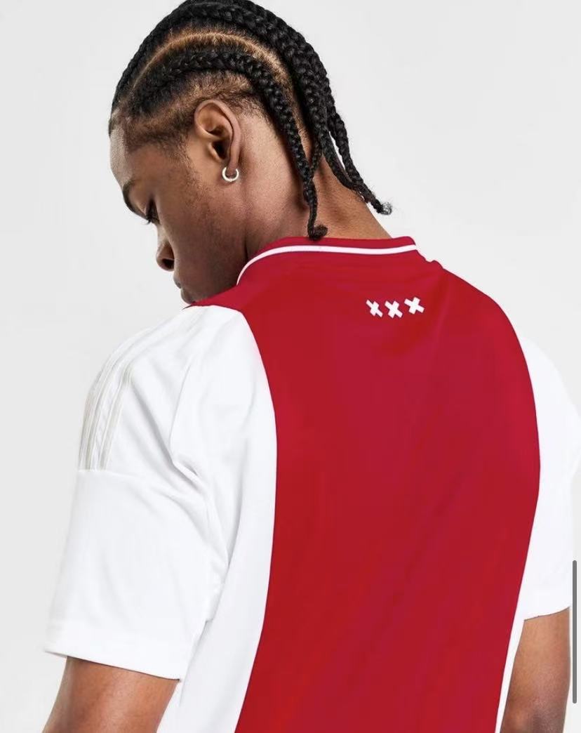 Maillot Officiel Ajax Amsterdam – Domicile Rouge et Blanc